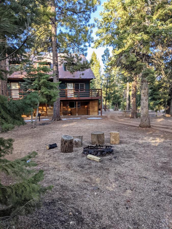 Pinewoods Resort And Rv Park Duck Creek Village Eksteriør bilde