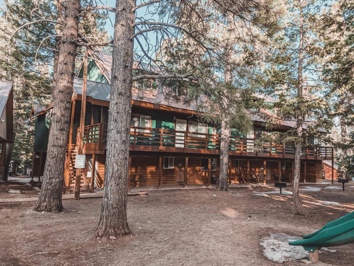 Pinewoods Resort And Rv Park Duck Creek Village Eksteriør bilde