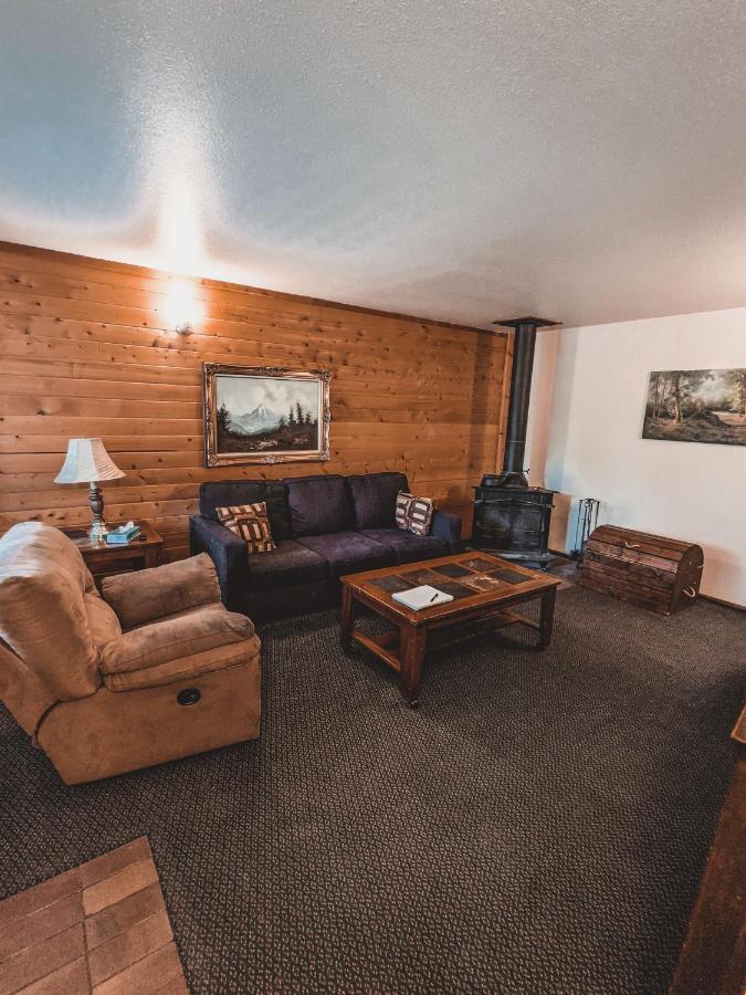 Pinewoods Resort And Rv Park Duck Creek Village Eksteriør bilde