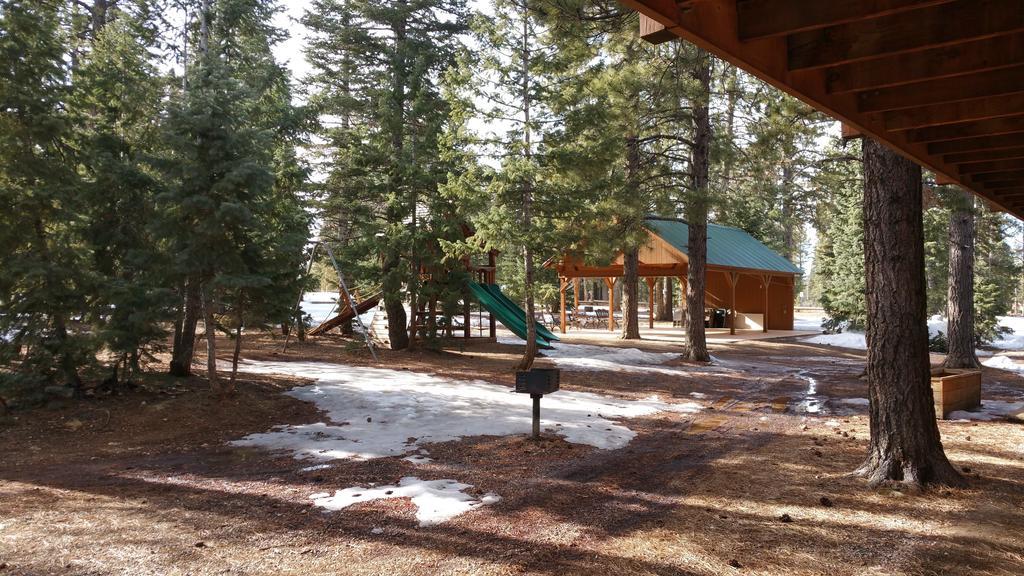 Pinewoods Resort And Rv Park Duck Creek Village Rom bilde